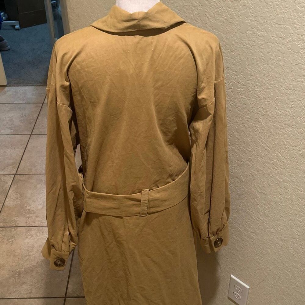 The Lulo Project Guatape Trench Coat Camel Tan Chic Fall Contemporary Size M NWT - Picture 10 of 14
